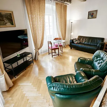At The Blue Lion & Parking Assistance Apartment Prague Exterior photo