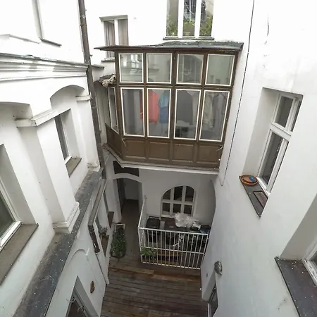 At The Blue Lion & Parking Assistance Apartment Prague Exterior photo
