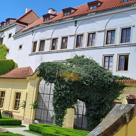 At The Blue Lion & Parking Assistance Apartment Prague Exterior photo