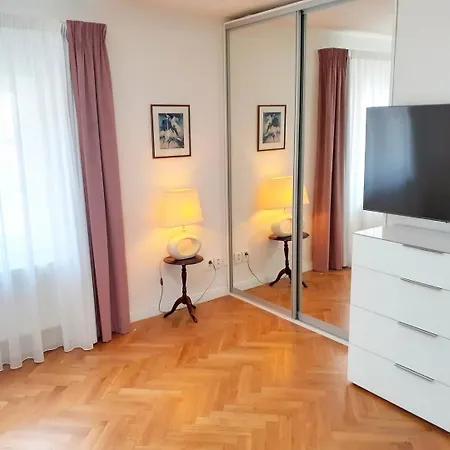 At The Blue Lion & Parking Assistance Apartment Prague Exterior photo