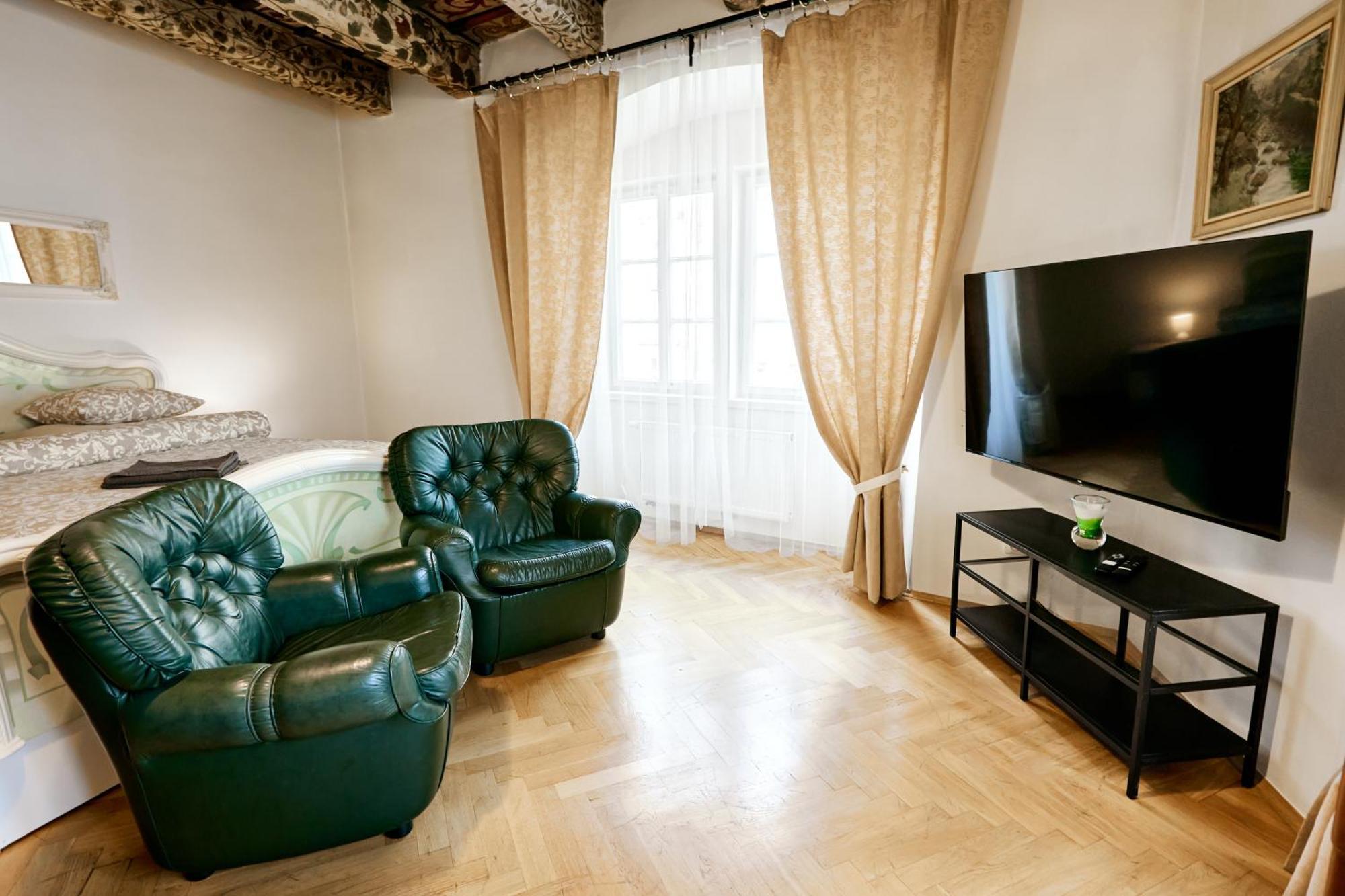 At The Blue Lion & Parking Assistance Appartement *