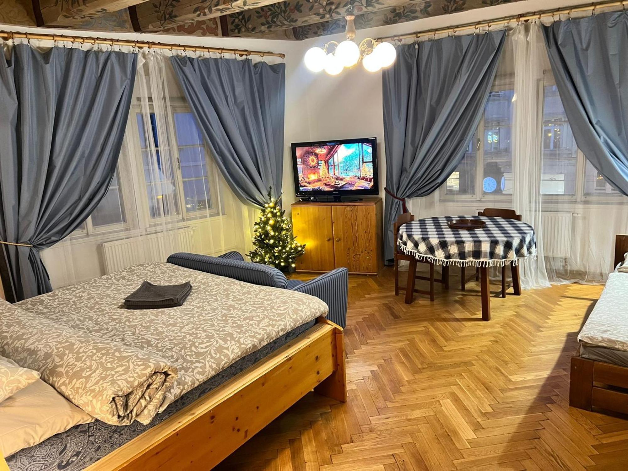 At The Blue Lion & Parking Assistance Appartement Prague